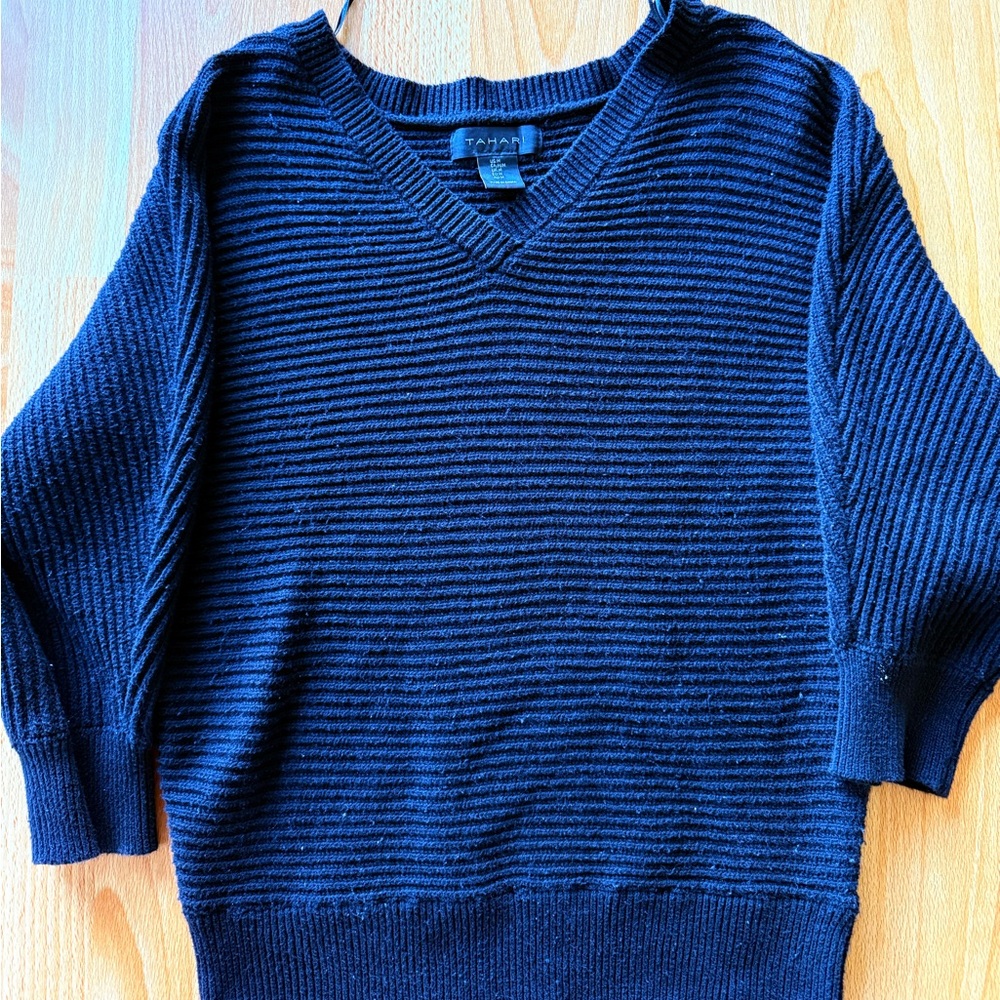 Black chunky half sleeve sweater